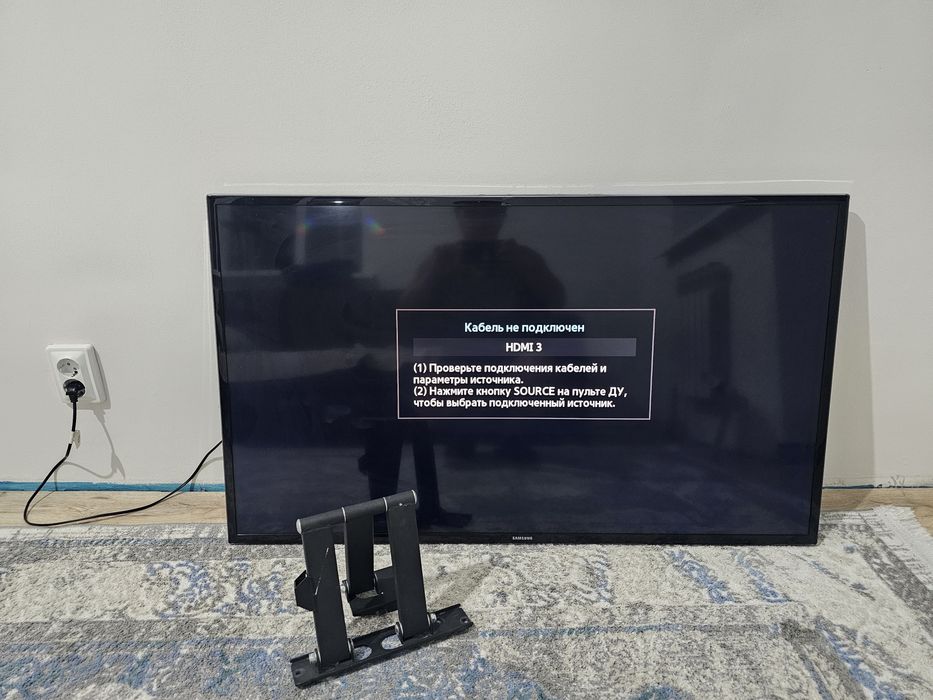 Телевизор Samsung + 3D очки с кранштейном