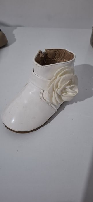 Продам детскую обувь