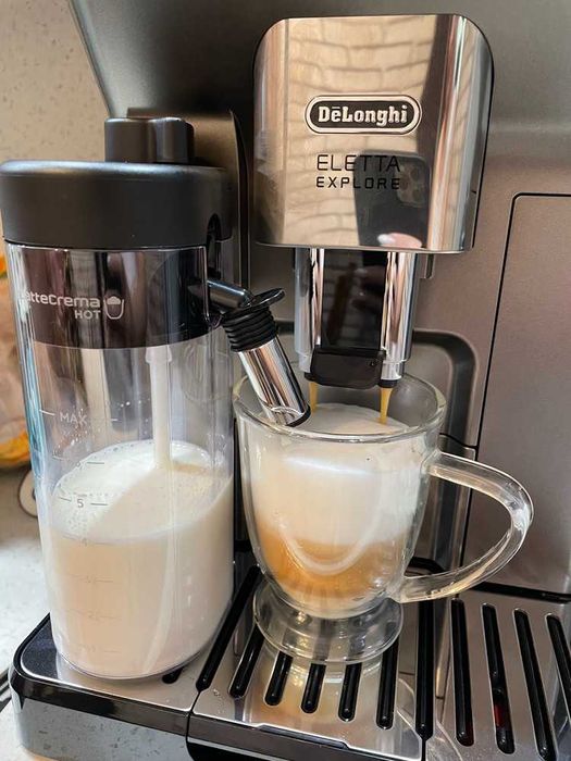 Кофемашина DeLonghi Eletta Explore ECAM450.65.G