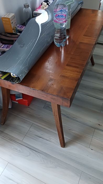 Трапезна маса, запазена