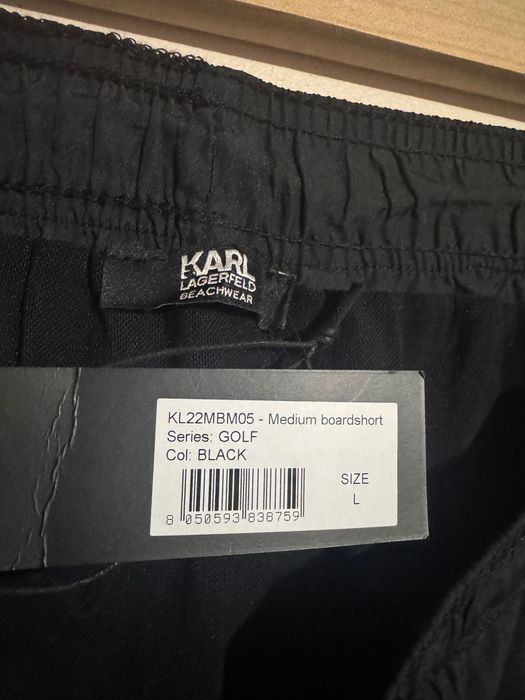 Karl Lagerfeld плажни шорти.