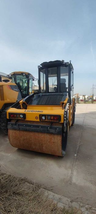 8 тонналик асфальт каток CLG 6208E сотувда мавжуд Тошкентда!