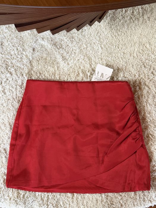 Пола Zara , чисто нова с етикет