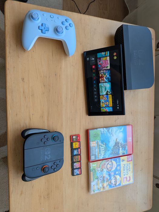 Consola Nintendo Switch 2 cu 6 Jocuri + Controller