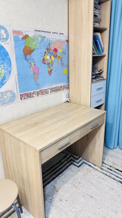 Парта и шкаф для школьников