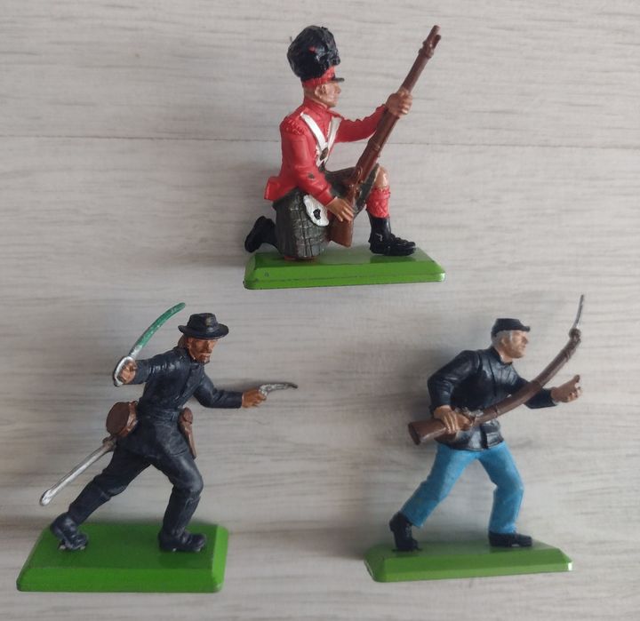 Figurine cowboy indieni legionari mexicani arabi
