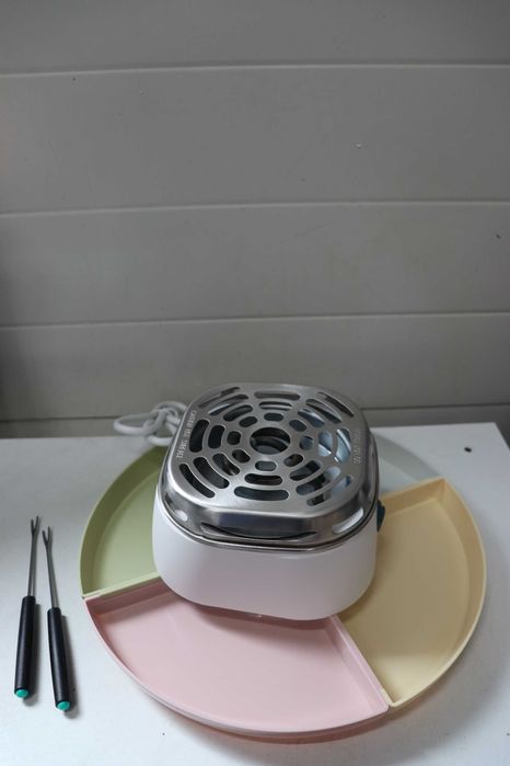 Машина за затопляне на маршмелоу Cecotec Fun&Sugar, 270W, 2 вилици