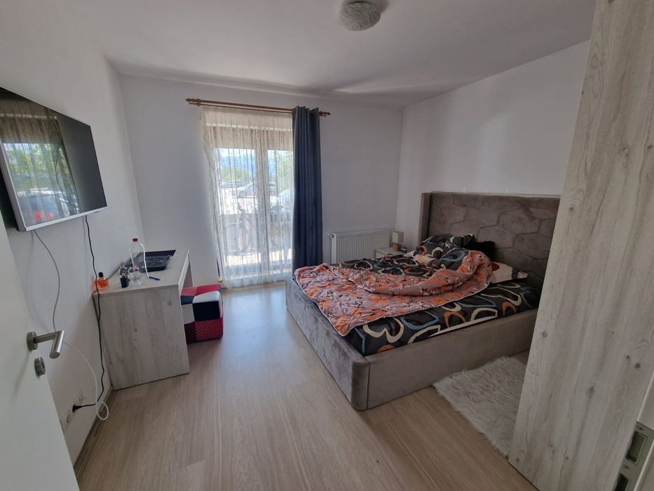 Închiriez apartament cu 3camere