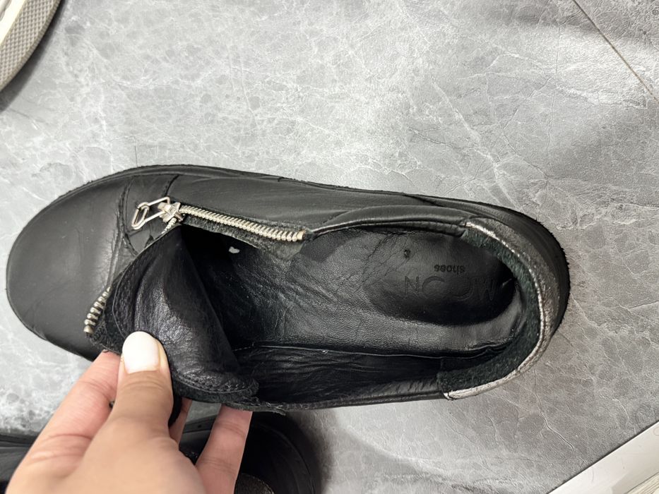 Черные кожанные кроссовки