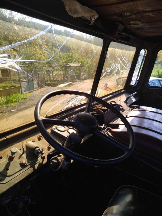 Виетнамка Газ 66 на части