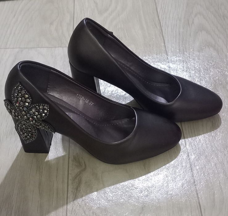 Женские туфли б/у