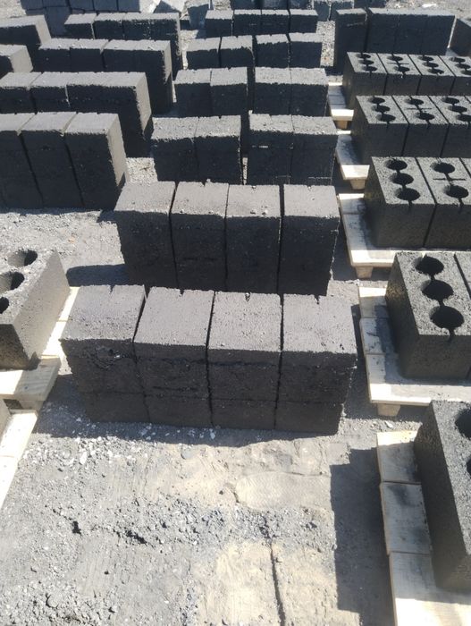 Продам шлакоблок по 280