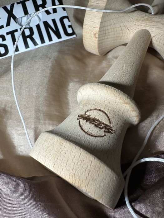 Vand Kendama Sweets Christian Fraser GEM Sapphire  grip Antiskid