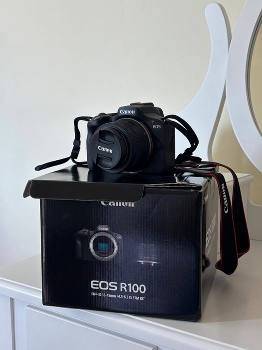 Canon EOS R100 + obiectiv RF-S 18-45mm | Mirrorless 4K | Ideal începători & vlogging