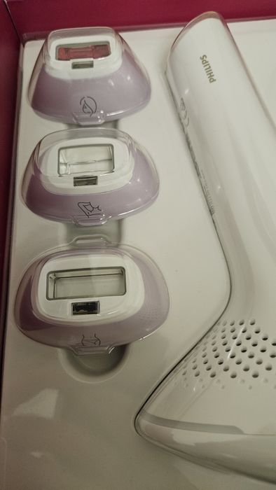 Epilator Philips Lumea BRI947