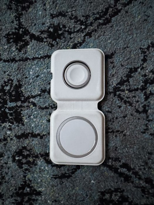 Apple MagSafe Duo Charger