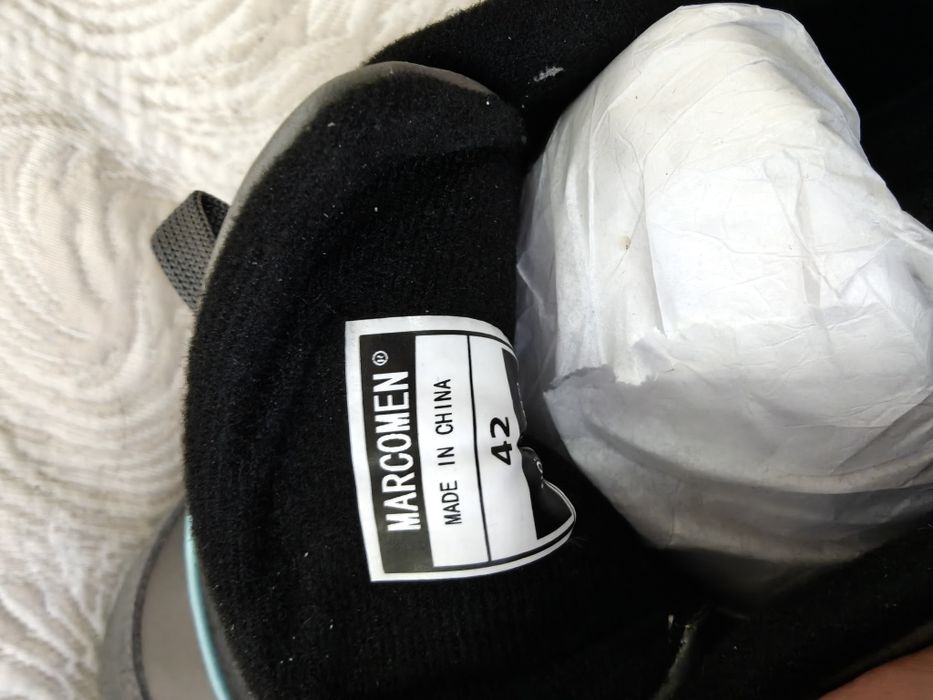 Продавам маратонки кожени Marcomen