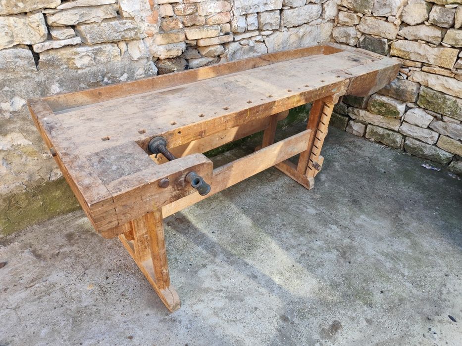 Дърводелски тезгях