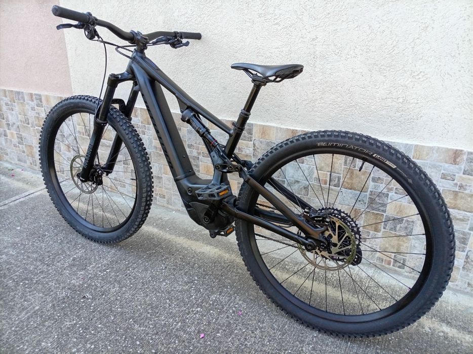 Bicicleta Electrică Specialized Full Suspensie