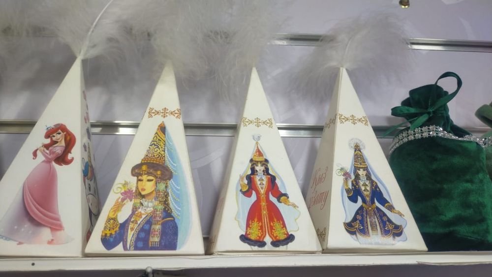 Бонбоньерки, комплименты, подарки гостям