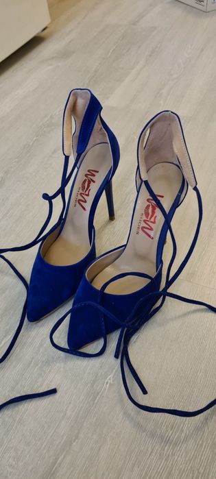 Pantofi cu toc stiletto