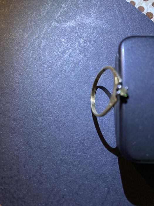 Нов златен пръстен с естествен диамант