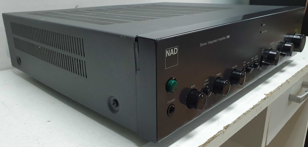 NAD 306 amplificator stereo sunet hi end statie muzica