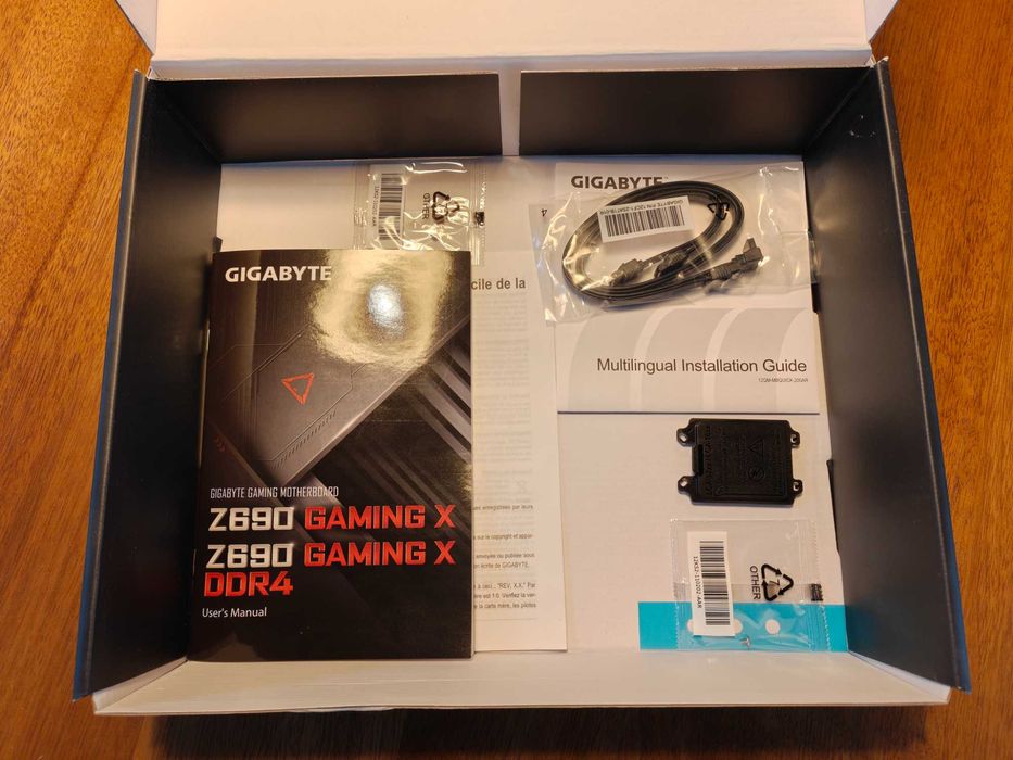 Procesor Intel 13700KF & Gigabyte Z690 Gaming X DDR5 (fara RAM)