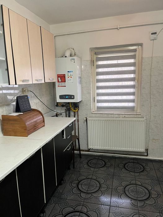 Închiriez apartament