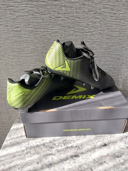 Продам бутсы, 40 размер,в хорошем  состоянии