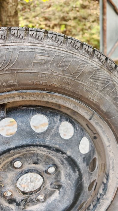 Зимни гуми Fulda 165/70 R14 + джанти и тасове