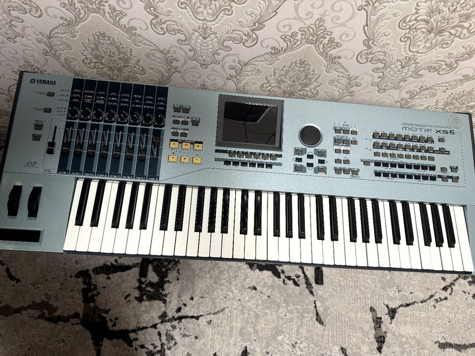 YAMAHA MOTIF XS 6 ideal xolatda