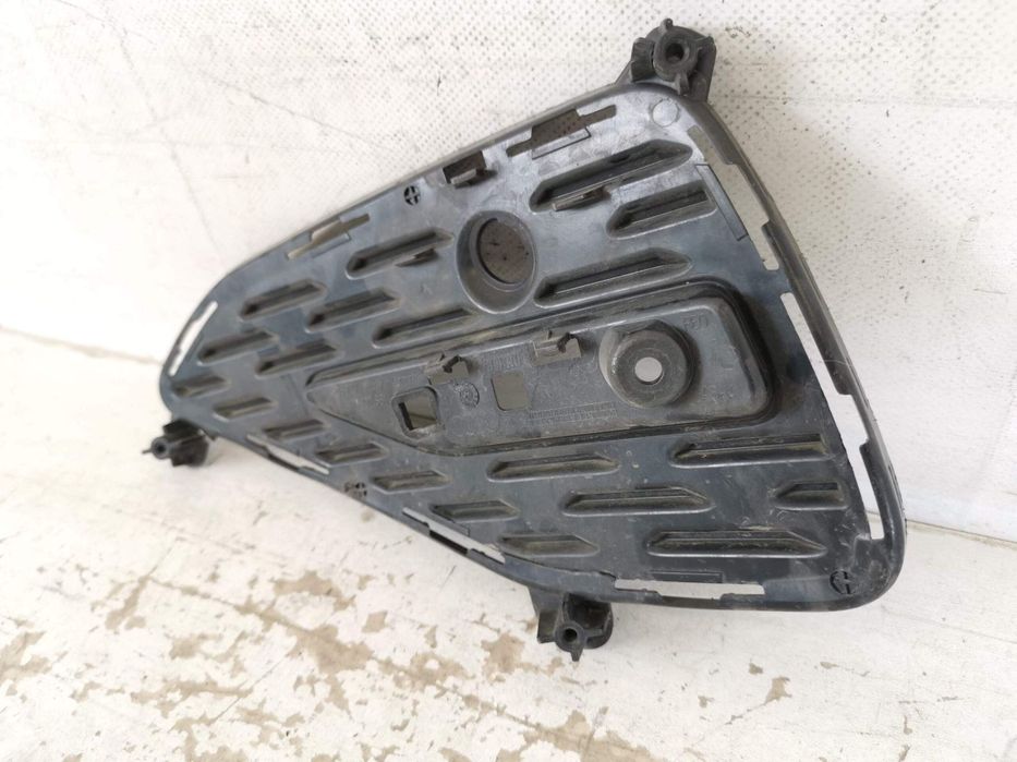 Grila Proiector Bara Spate Stanga Audi Q2 1 2016 2017 2018 2019 2020 2