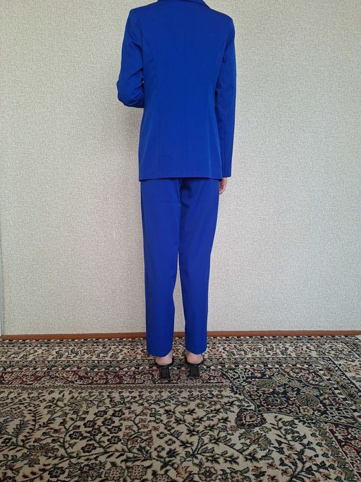 Продаётся вечерние платья , новые .