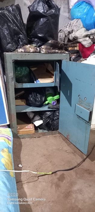 Продам сейф советский