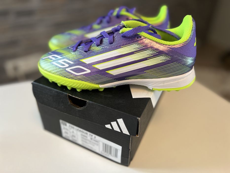 Футболни обувки Adidas