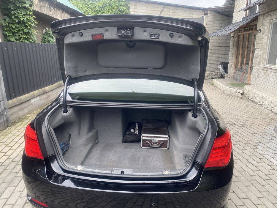 BMW 750 F02 2009год