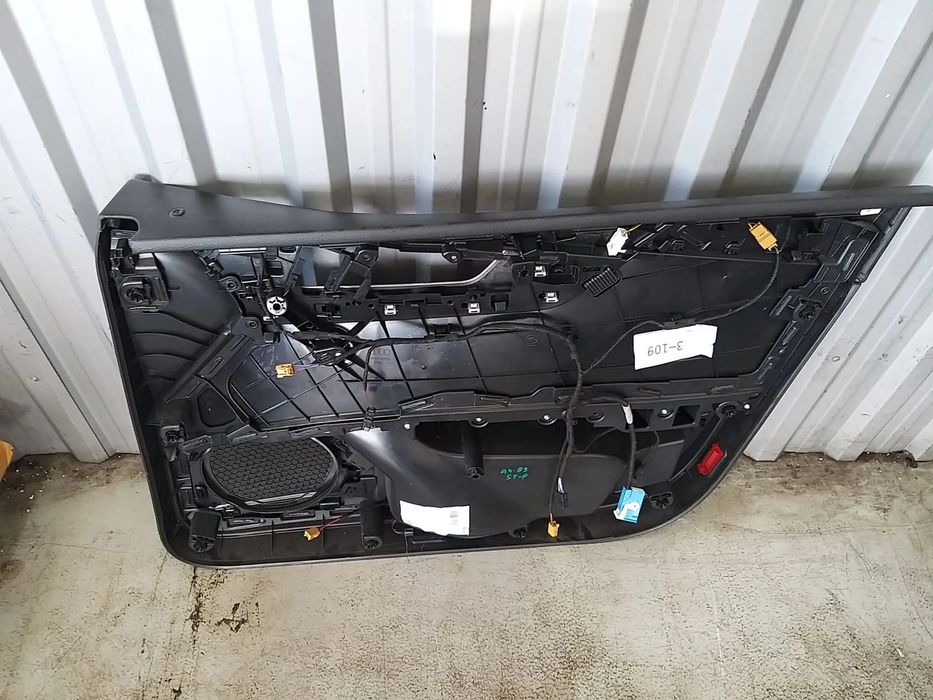 Fata tapiterie usa stanga fata audi a4 b9 8w 8w0867133