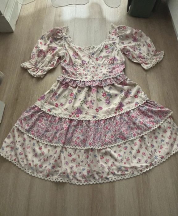 Rochie cu volanase si maneci bufante - Miss Selfridge