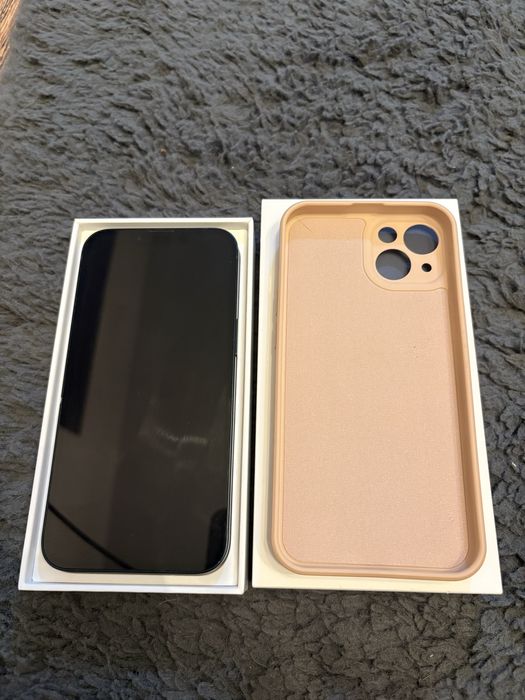 iPhone 13 - 128GB - Liber de retea - Resetat
