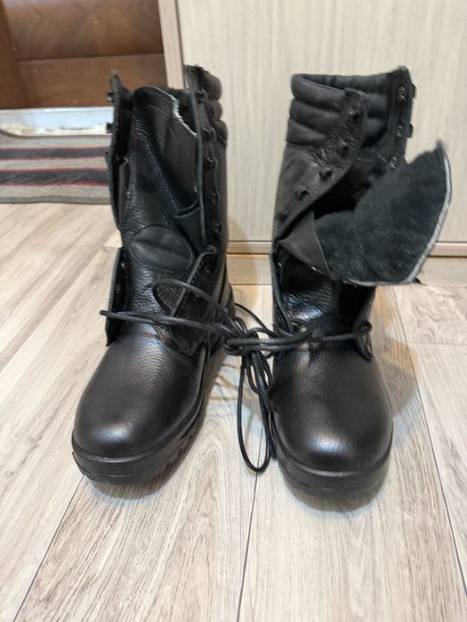 Продам новые берцы