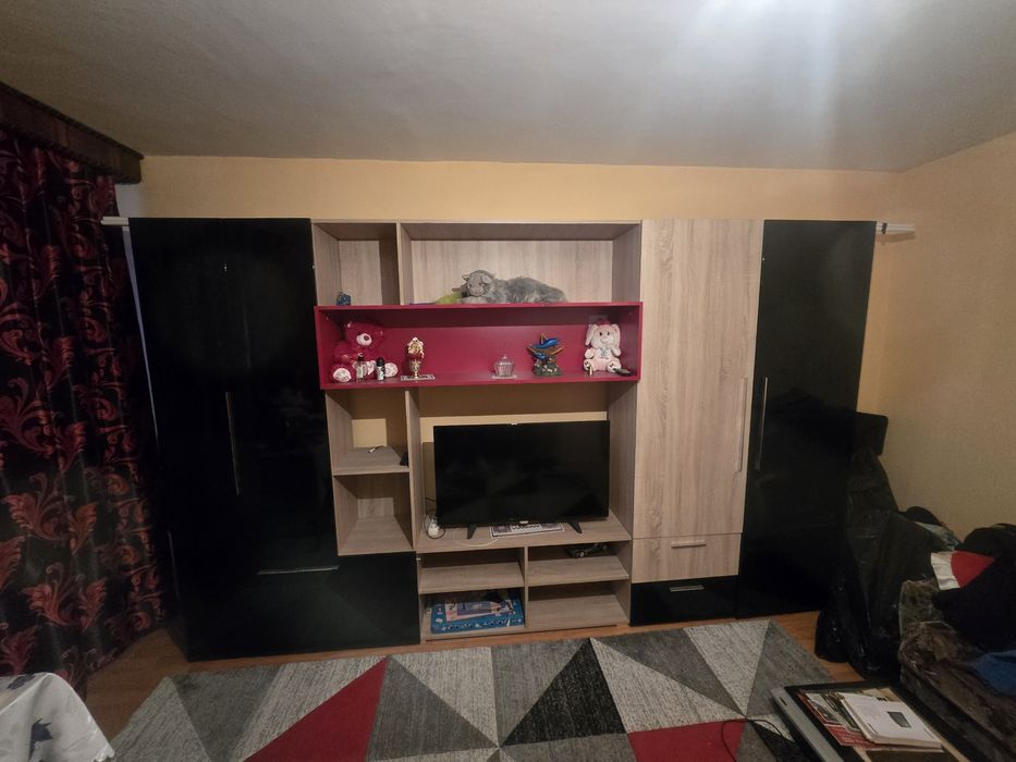 Vând mobila de sufragerie