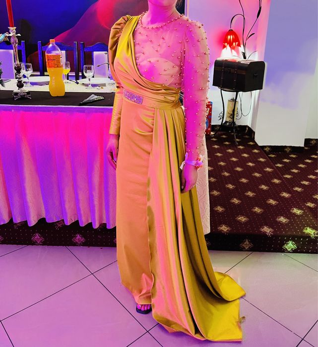 Rochie marime 38-40/purtata o singura data