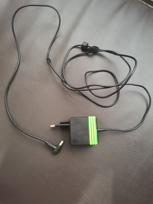 Vând încărcătoare de laptop Asus