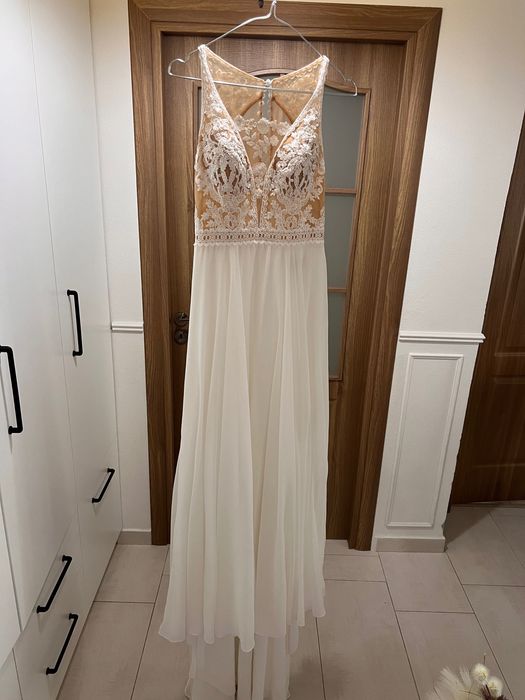 Vând rochie de mireasă, marimea Xs-S, in stare foarte buna