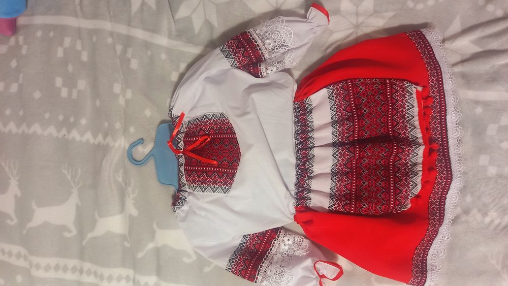 Costum national pentru fete