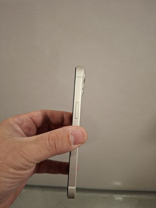 Vand iPhone 14 128 GB impecabil