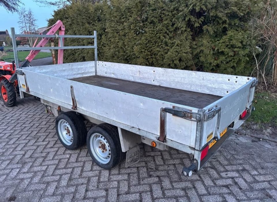 Remorcă basculabilă  electric