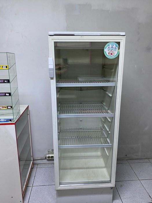 Витринный холодильник