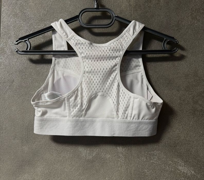 Спортни бюстиета (Nike, Ellesse, Bidi Badu)